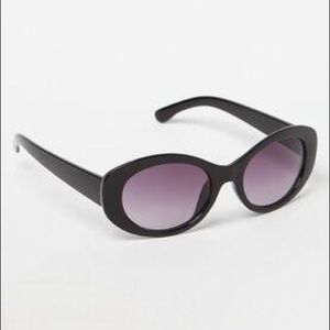 PacSun Buggy Sunglasses boo